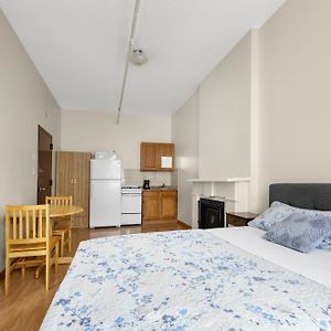 West 30Th Street Guest House